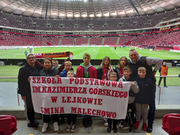 Kibice z lejkowa na stadionie narodowym-1